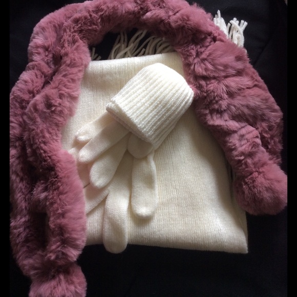 Pink Powder Rabbit Fur Scarf - Picture 2 of 4
